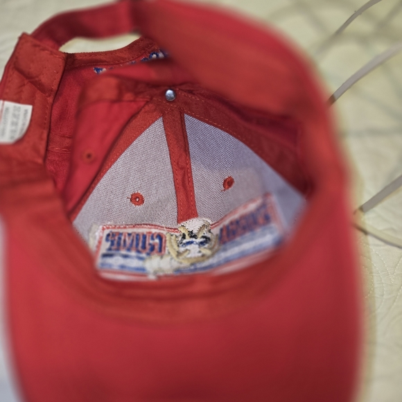 Bubba Gump Red Baseball Cap - Picture 6 of 8